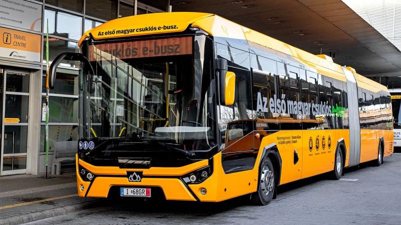 A Volánbusz bejelentette, hogy hazai gyártású elektromos buszokat fognak forgalomba állítani. Ez a lépés nemcsak a környezetvédelmi szempontokat szolgálja, hanem a magyar ipar fejlődését is támogatja. Az új járművek várhatóan hozzájárulnak a fenntartható 