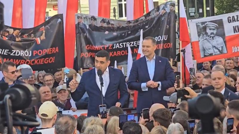 Lengyelországban bukkant fel George Simion, a román elnökjelölt, aki egy ellenzéki politikust állt ki.