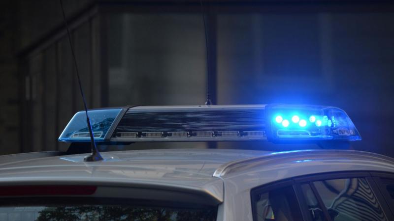 Kamion és személygépkocsi ütközött a 8-as főúton, ami jelentős forgalmi dugót okozott. A baleset következtében a járművek mozgása erősen lelassult, így érdemes elkerülni a környéket, amíg a helyzet rendeződik.