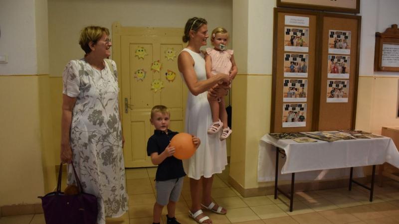 Karikó Katalin lenyűgöző tárgyainak kiállítása most Kiújszálláson látogatható - fedezd fel a galériát!