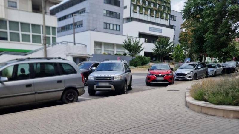 Na, ilyen laza stílusban ne is próbálj meg parkolni Kaposváron!