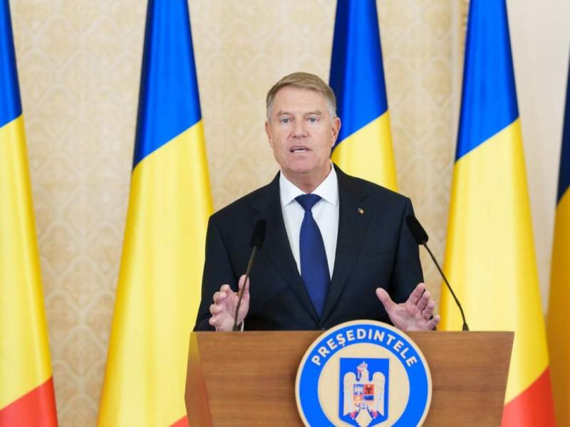 Iohannis addig tölti be pozícióját, amíg az utódja hivatalosan is át nem veszi a feladatot az eskü letételével.