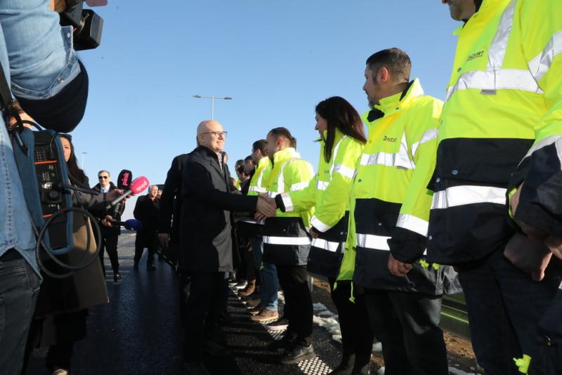 Vučević: A Šabac-Loznica gyorsforgalmi út új lehetőségeket teremt a beruházások számára | Vajdaság MA

Vučević kijelentette, hogy a Šabac és Loznica közötti gyorsforgalmi út megépítése jelentős lépés a régió gazdasági fejlődése szempontjából. Az új infras