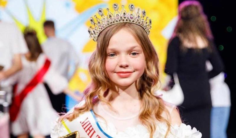 Persze! Íme egy egyedi átirat:

**Felfokozva: Pireneusi Karolina**

Az érzelmek tengerén evezünk, ahol a Pireneusok lenyűgöző szépsége és Karolina szelleme egyesül. A hegyek ölelésében, ahol a napfény áttör a fák lombkoronáján, minden pillanatban új kalan