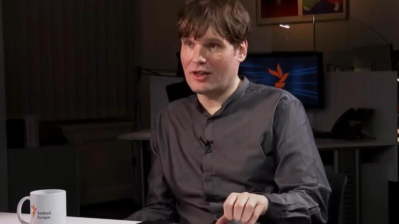A kirúgott főtanácsos jogi lépéseket tesz Lázár János minisztériuma ellen.