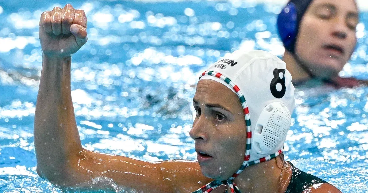 A női vízilabda-válogatott lenyűgöző teljesítménnyel kiütötte az olimpiai bajnok spanyol csapatot, ezzel pedig bejutott a világbajnoki döntőbe.