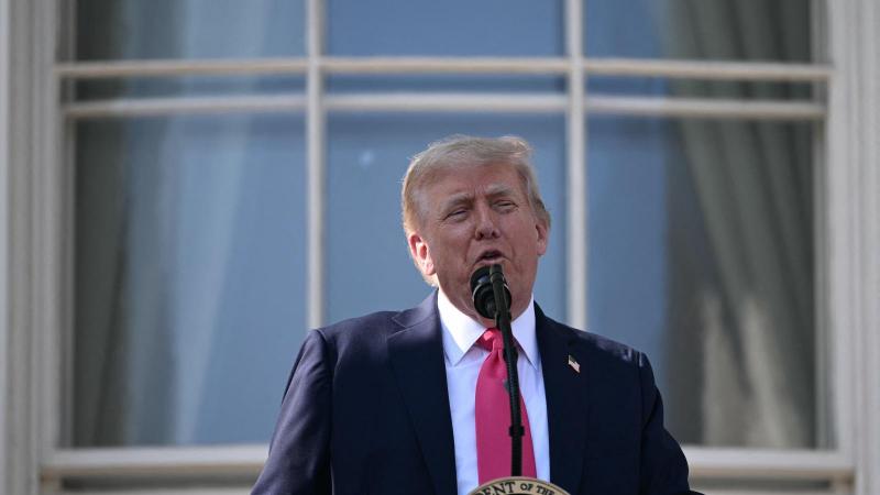 Donald Trump 50%-os vámot vezetett be Brazíliára, míg Dél-Koreával egy átfogó kereskedelmi megállapodást alakított ki.