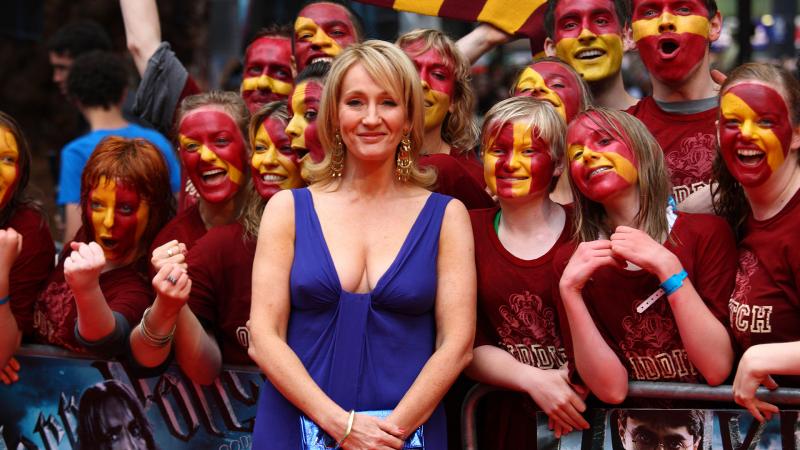 Ma mit csinál a 60 éves J.K. Rowling? Így él a nő, aki varázslatos világokat teremtett a könyveivel, és elbűvölte az egész bolygót.