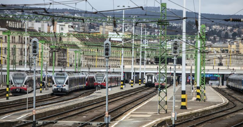 A MÁV közel 170 millió forintot térített vissza az utasoknak a késések következtében.