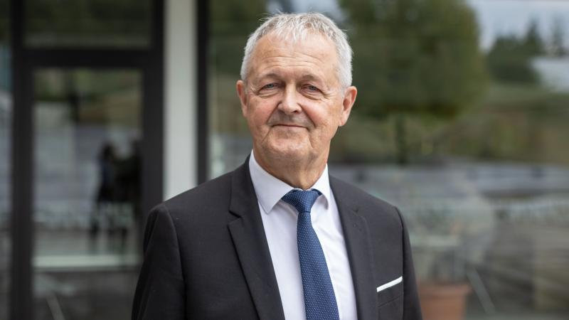 Dr. Kőkuti Attila: Az érdekképviseleti szervezetek szerepe új dimenzióba lépett

Az utóbbi időszak eseményei világosan rámutattak arra, hogy az érdekképviseleti szervezetek szerepe a társadalmi és gazdasági életben felértékelődött. Ma már nem csupán a hag