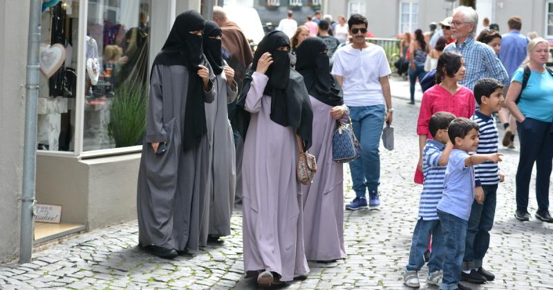 A tűzszünet megállapodása új lehetőségeket teremt a béke felé vezető úton. | Demokrata