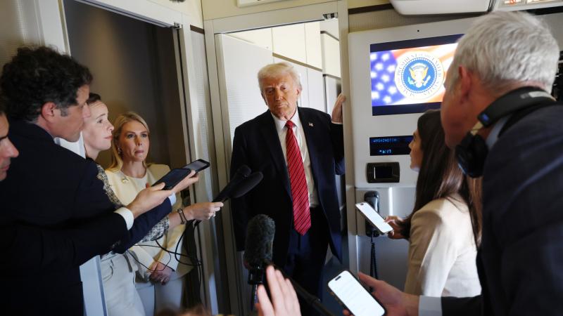 Donald Trump egy különösen figyelemfelkeltő lépésre szánta el magát, amikor egyike lett a legnagyobb európai országok politikai színpadának. A válaszreakció, amelyet már régóta várnak, várhatóan nem marad el, és a jól ismert stílusában érkezhet.