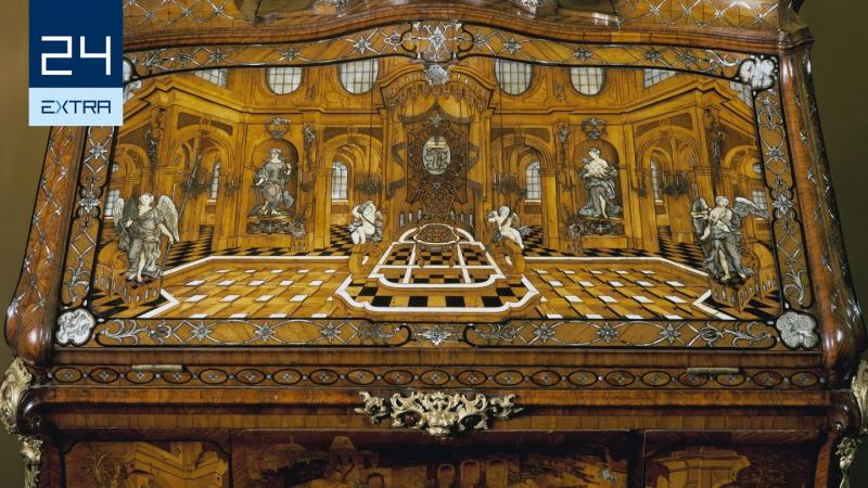 Marie Antoinette lenyűgözte Röntgen, a német bútorkirály, aki életre keltette a bútorokat.